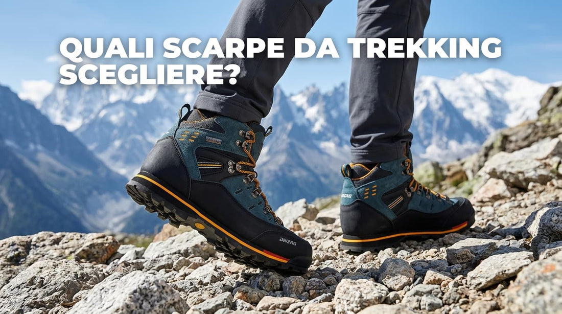 Escursionista con scarponi da trekking sulla roccia
