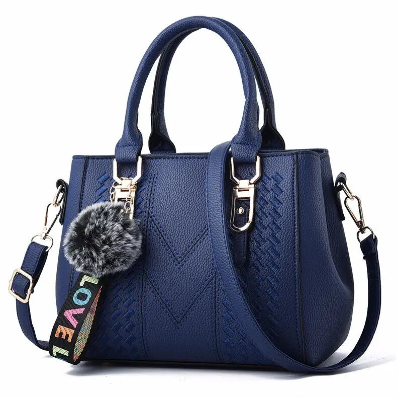 Urban Grace – Elegant Women’s Bag with Detachable Strap