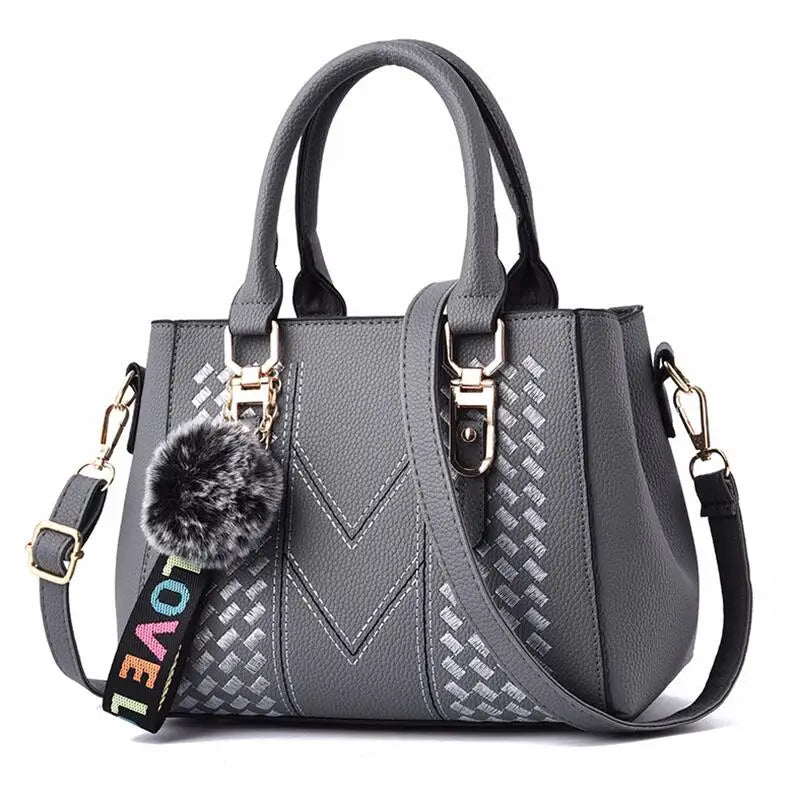 Urban Grace – Elegant Women’s Bag with Detachable Strap